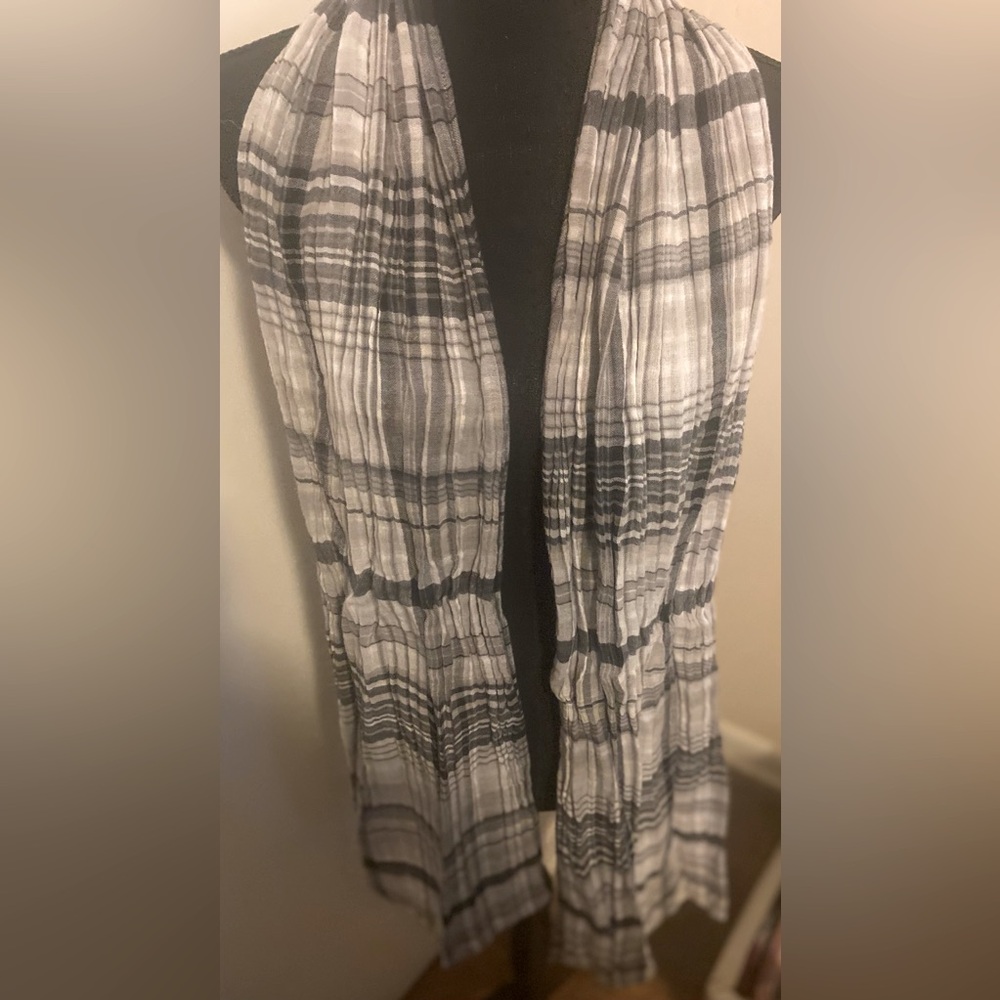 Ladies Scarf - Picture 1 of 2
